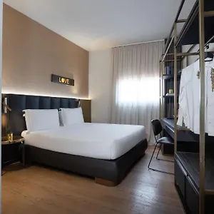 4* מלון The Market Urban